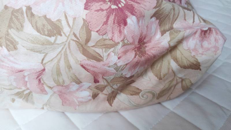 羽毛布団のリフォームと買い替え、どっちがお得？｜違いと選び方を解説